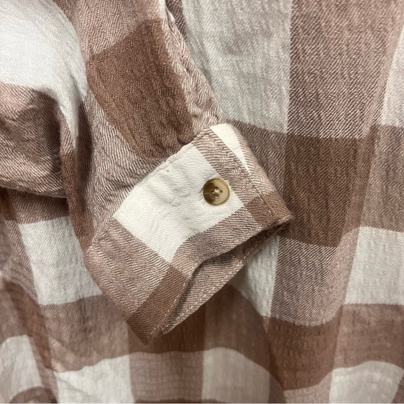 Maurice’s Buffalo Plaid khaki and white Button Down Shirt size large - Picture 5 of 7